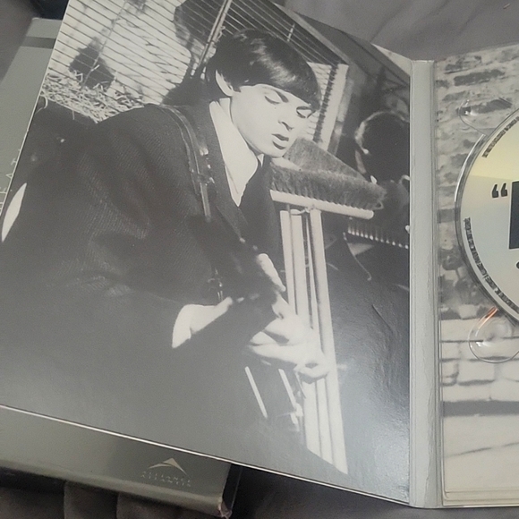 The Beatles collectible series a days hard night DVD from 2002 - Picture 5 of 9